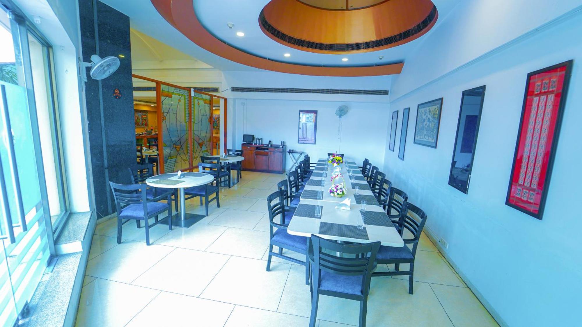Hotel The Plaza Haiderabad Buitenkant foto
