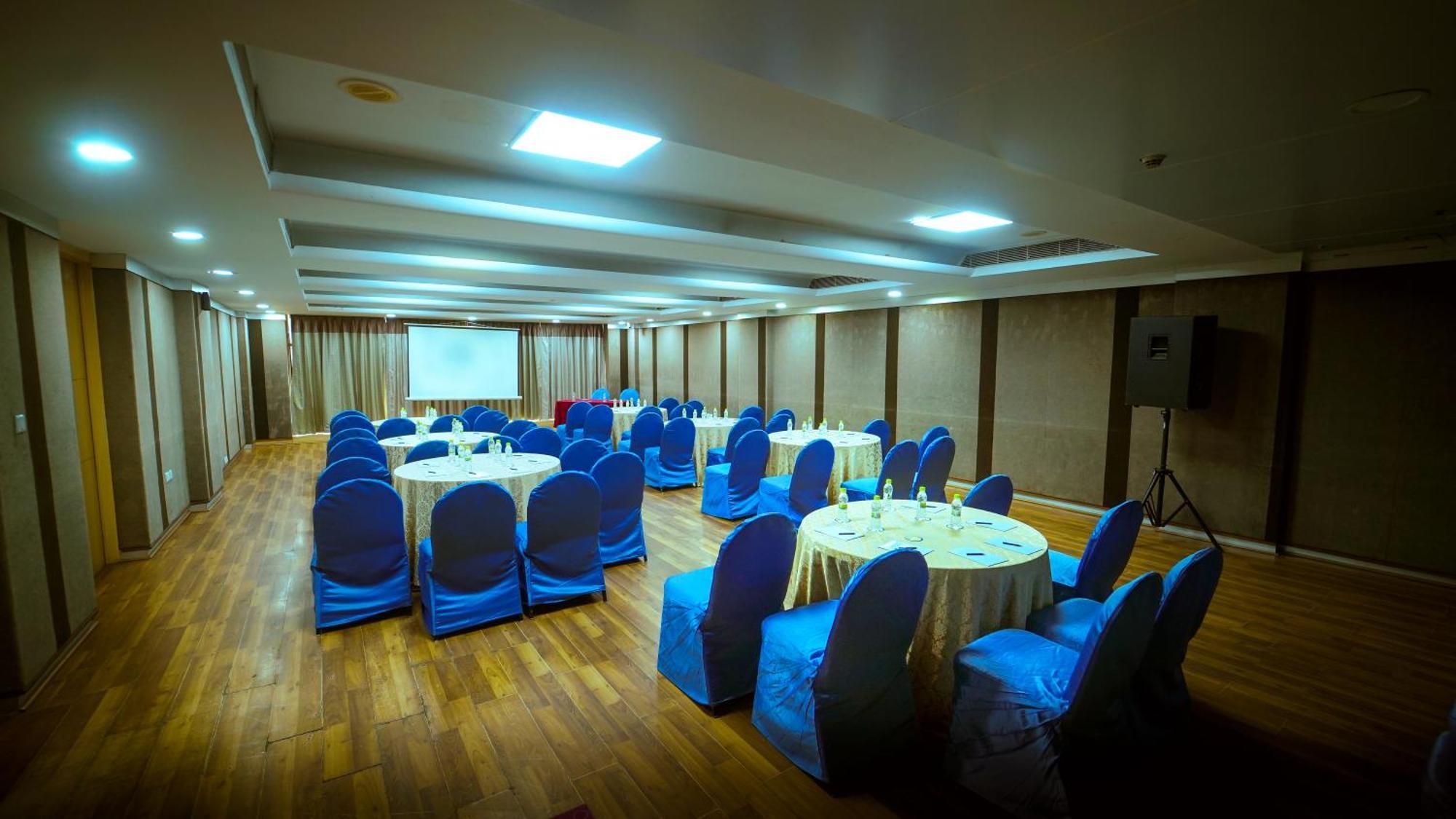 Hotel The Plaza Haiderabad Buitenkant foto