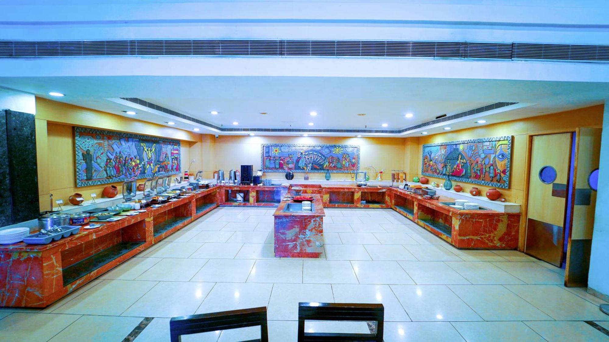 Hotel The Plaza Haiderabad Buitenkant foto