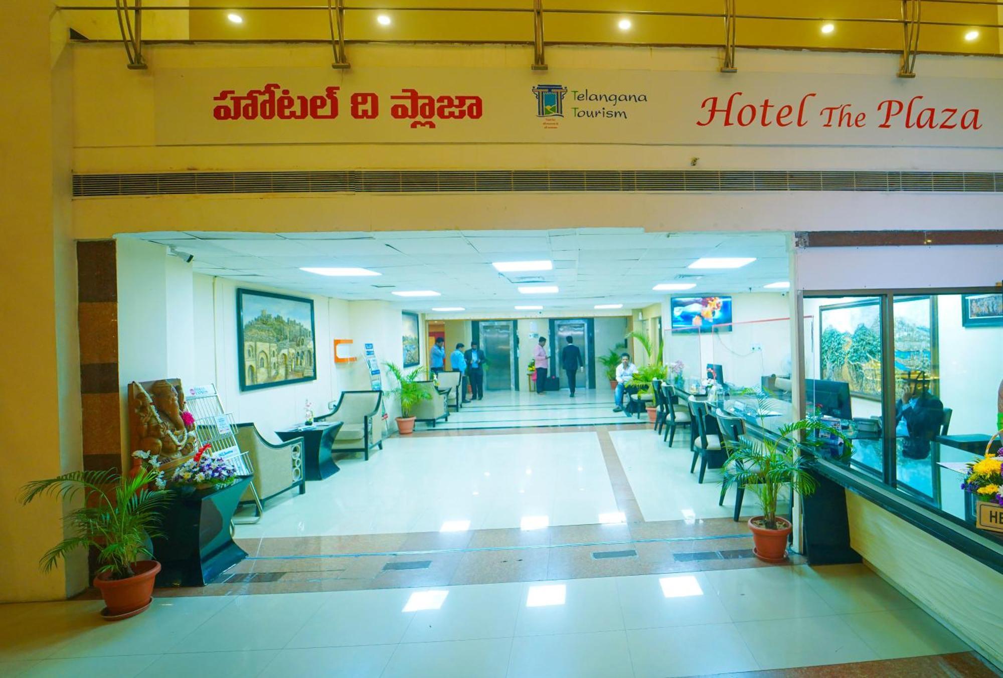 Hotel The Plaza Haiderabad Buitenkant foto