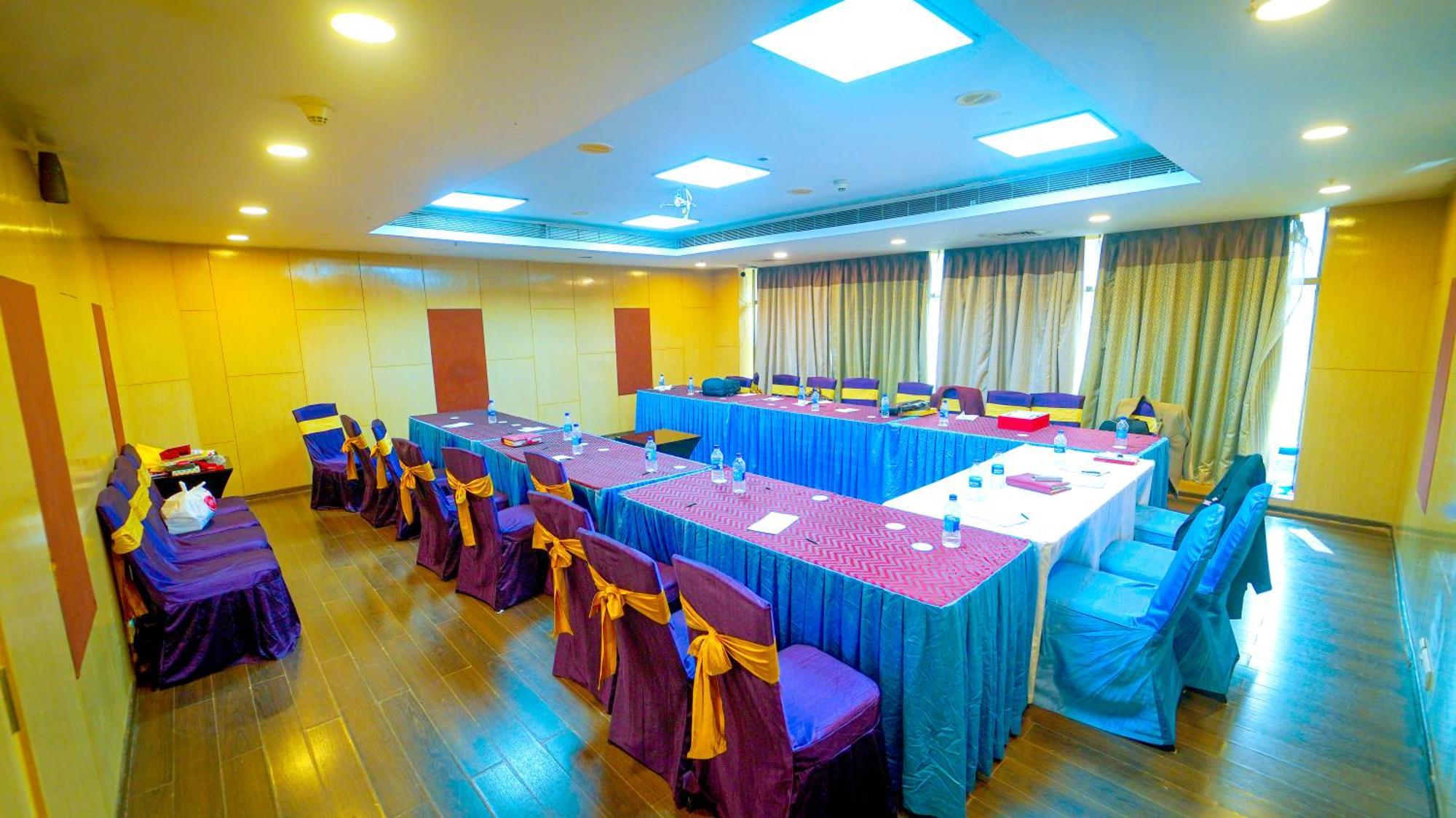 Hotel The Plaza Haiderabad Buitenkant foto