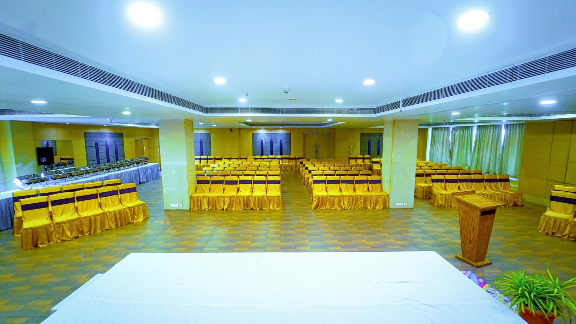 Hotel The Plaza Haiderabad Buitenkant foto