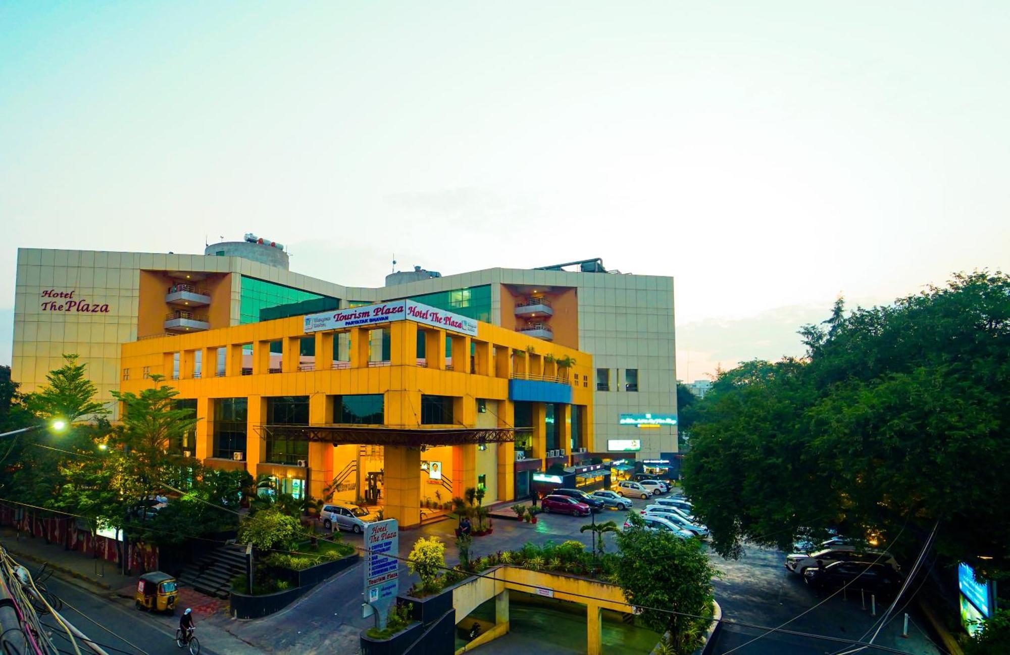 Hotel The Plaza Haiderabad Buitenkant foto