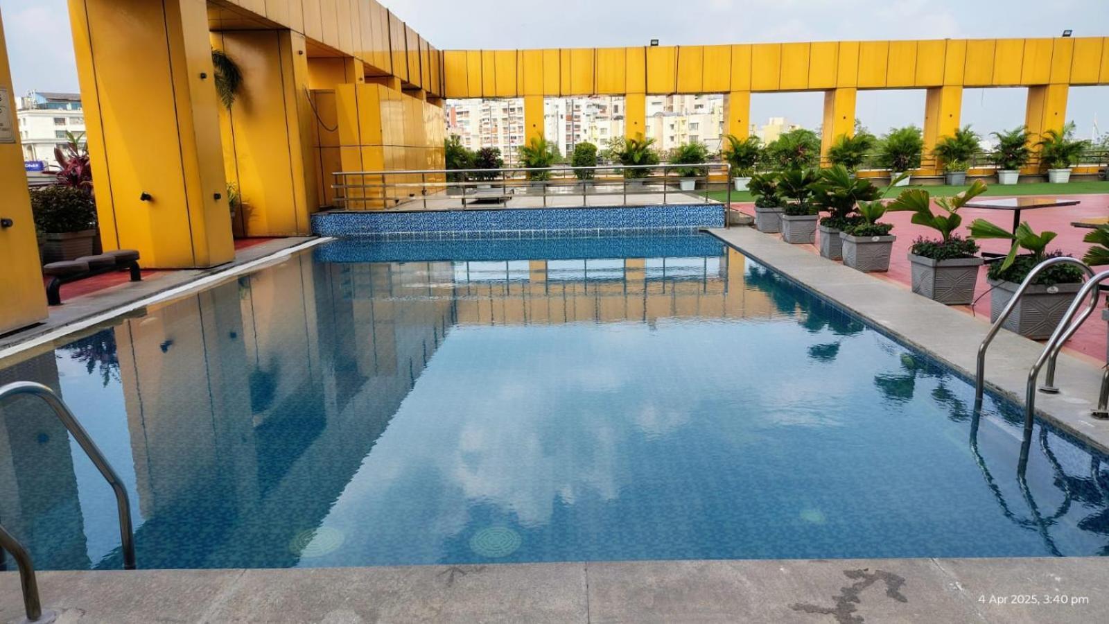 Hotel The Plaza Haiderabad Buitenkant foto