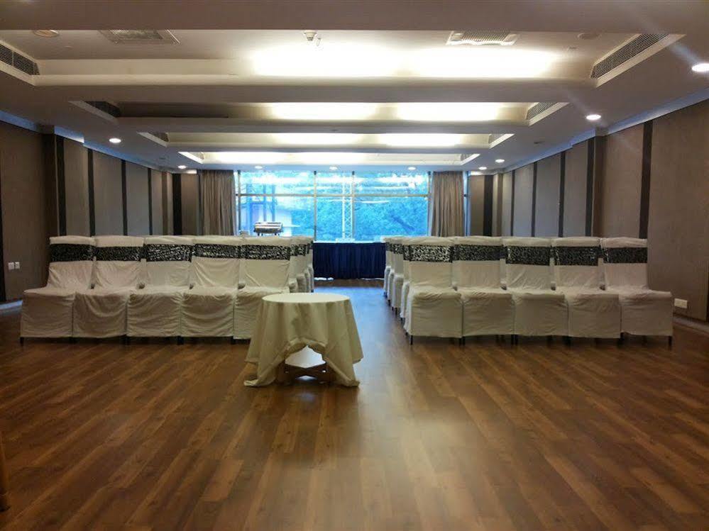 Hotel The Plaza Haiderabad Buitenkant foto