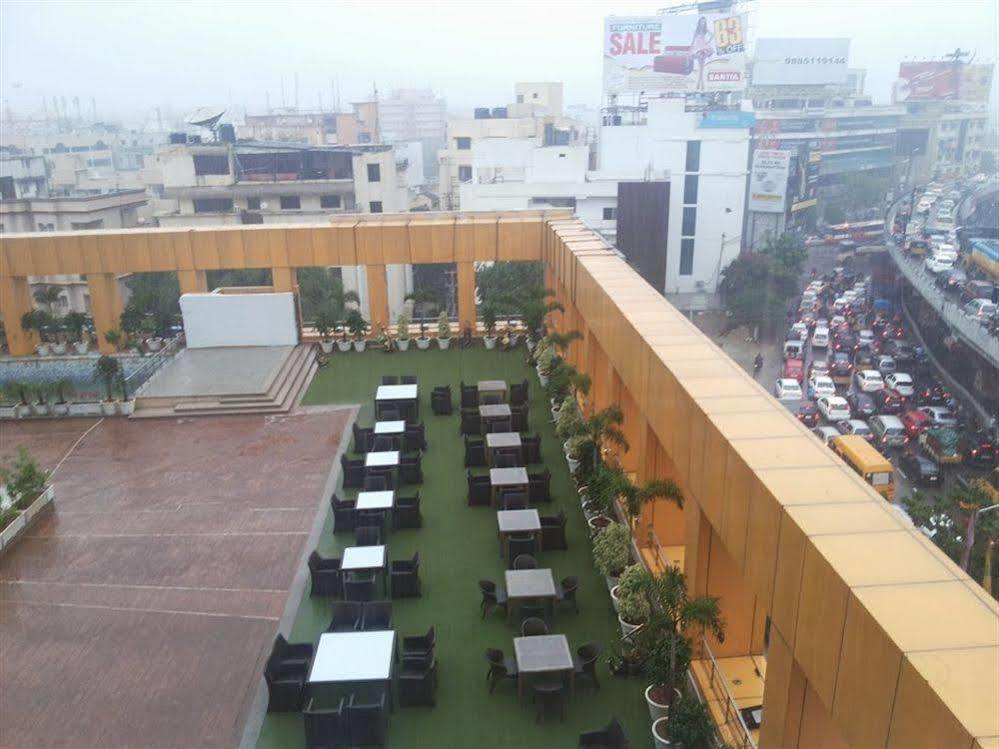 Hotel The Plaza Haiderabad Buitenkant foto