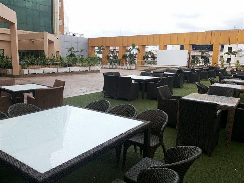 Hotel The Plaza Haiderabad Buitenkant foto
