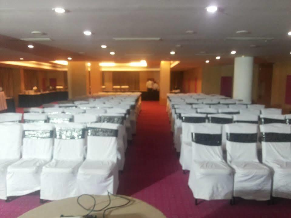 Hotel The Plaza Haiderabad Buitenkant foto