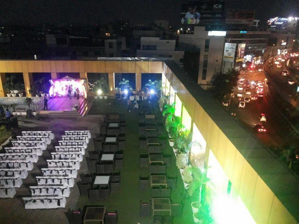 Hotel The Plaza Haiderabad Buitenkant foto
